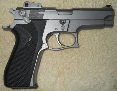 S&W M5906