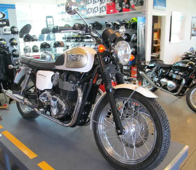 Bonneville T100